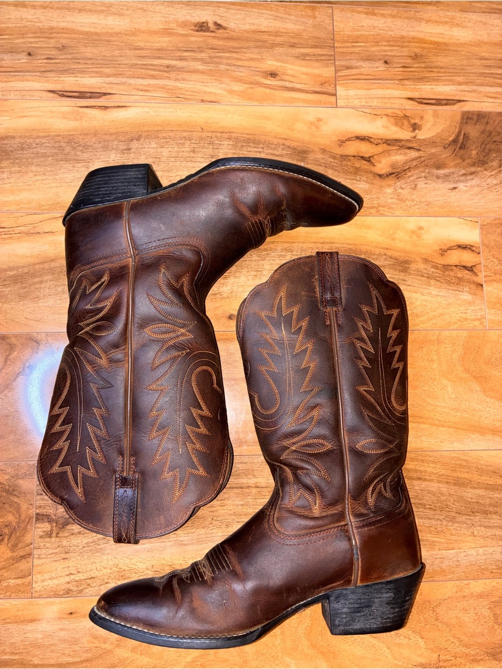Ariat Women’s Heritage Round Toe Western Cowboy/Cowgirl Boots- size 9 B - Picture 7 of 11